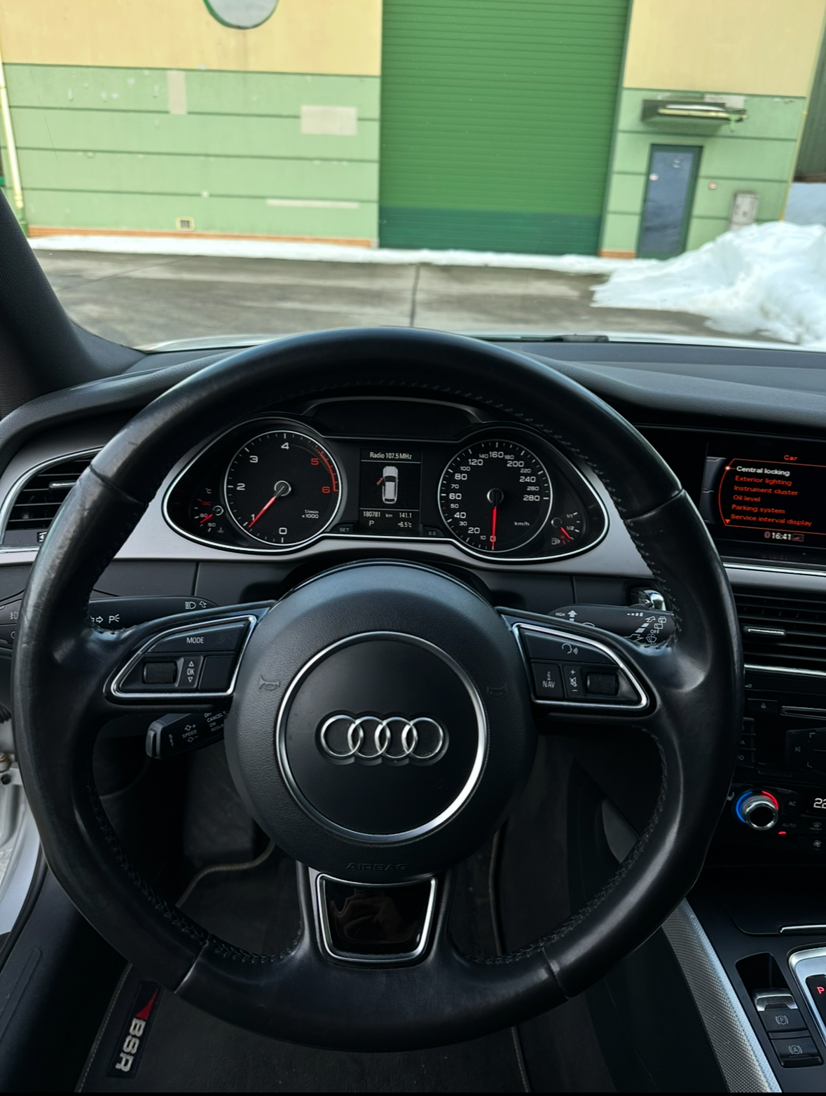 Audi A4 B8 2.0 TDi QUATTRO S-line
